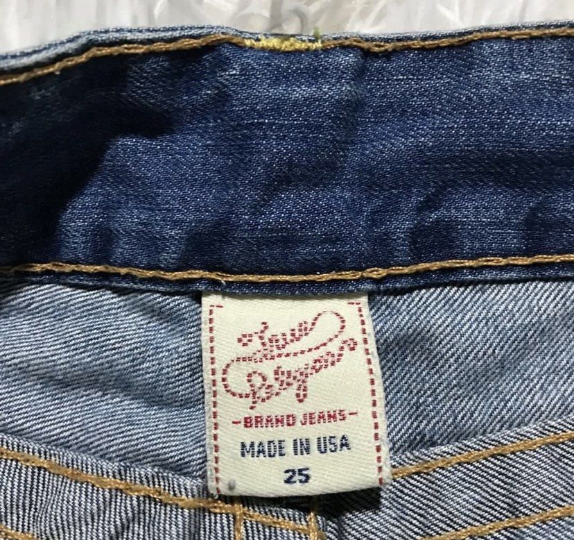 True Religion Low rise Denim Shorts (Category: Shorts) located in Las Pinas. Submitted by dearshe (Listing ID 1438792019, Image 3). Description: .