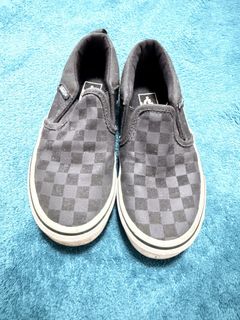 (Category: ) located in . Submitted by jla.closet (Listing ID 1438760302, Image 1). Description: .