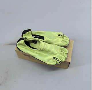 (Category: ) located in . Submitted by khai.uasneakers (Listing ID 1438789570, Image 1). Description: .