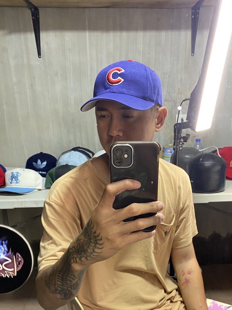 Vintage 90's MLB Chicago Cubs Snapback (Category: Caps & Hats) located in Solano. Submitted by solothrifting (Listing ID 1438879435, Image 2). Description: Vintage 90's MLB Chicago Cubs Snapback Condition: 9/10 minor snap, top button issue Size on tag: One Size Fits All . M/Mine: 1,150 + Shipping Fee.