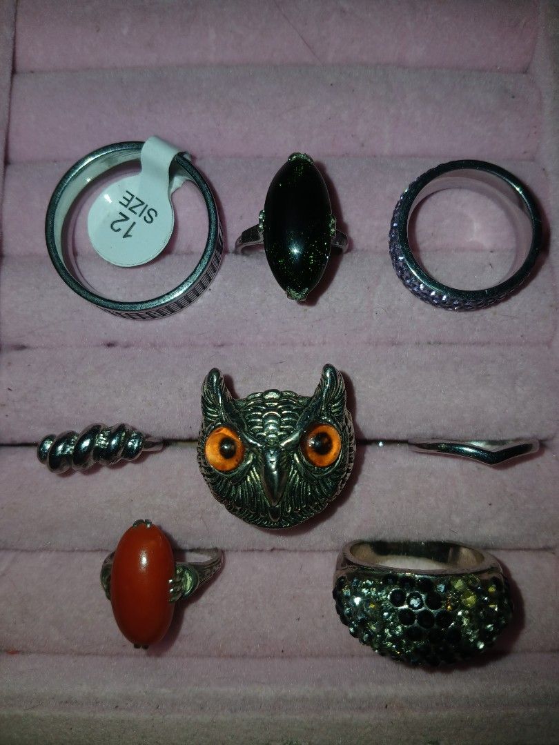 Vintage & Statement Ring Set (Category: Rings) located in Sariaya. Submitted by cuatrocats (Listing ID 1438722723, Image 2). Description: - This curated 7-piece set features a mix of bold statement rings and elegant stackers. Perfect for collectors of vintage-style jewelry or anyone looking for a versatile "Japan Surplus" find. - Selling these only as a set. No individual selling for now! Reason for Selling: Decluttering my collection!.