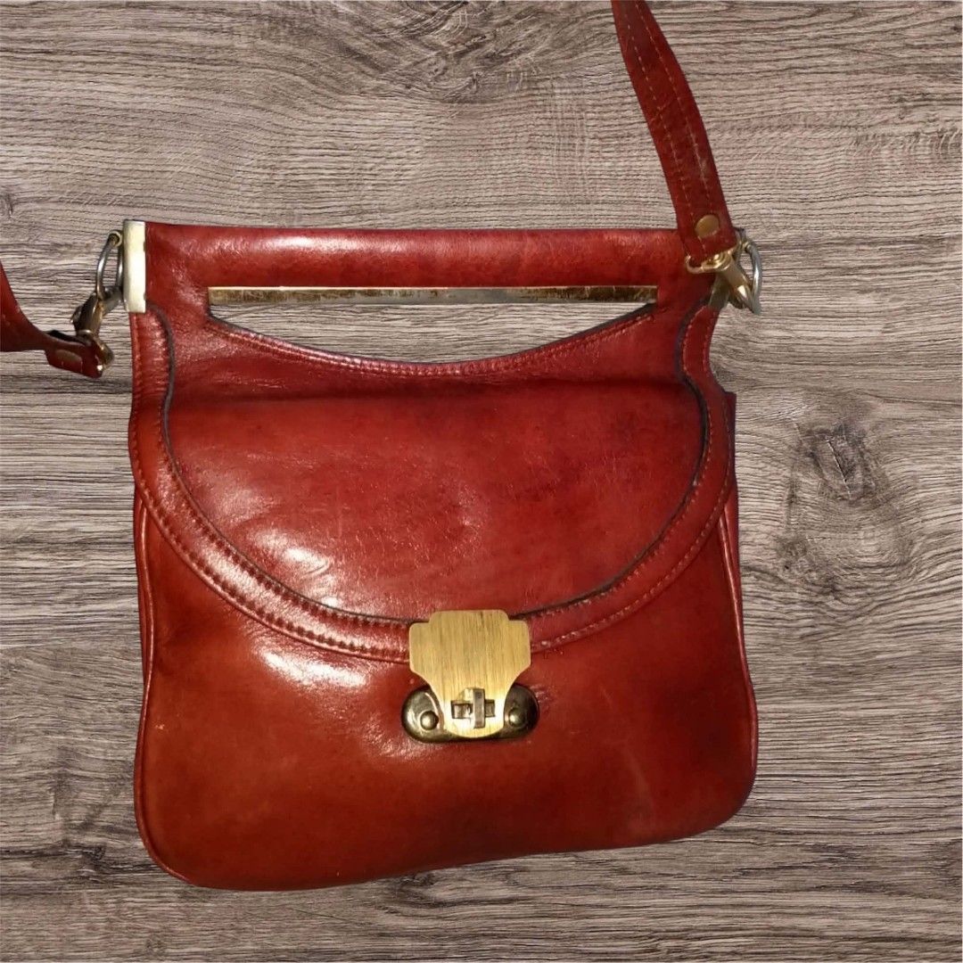 Vintage Brick Red Genuine Leather Bag (Category: Shoulder Bags) located in Cebu City. Submitted by jc_online_shop (Listing ID 1438818096, Image 3). Description: 8" x 10" x 3" brick red color genuine leather material.