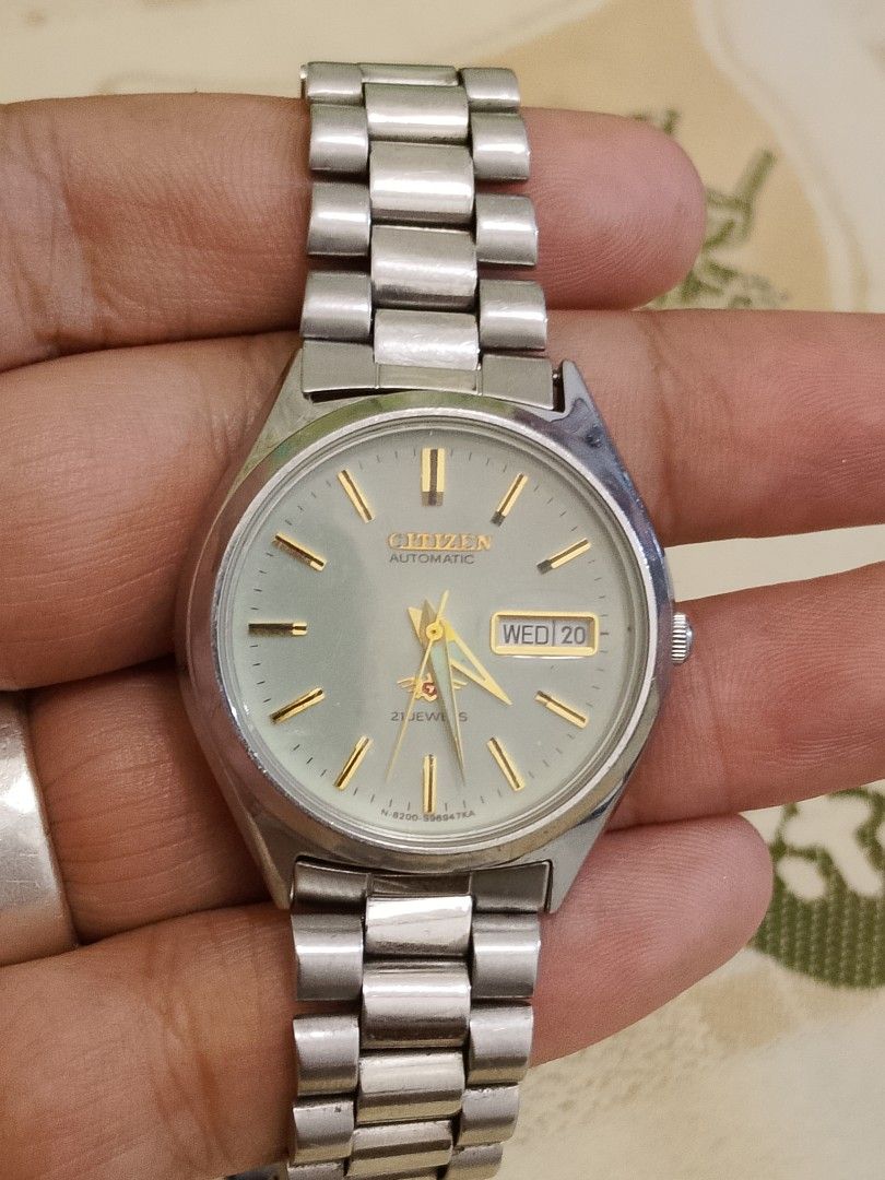 Vintage Citizen Eagle 7 Automatic (8200) (Category: Luxury Watches) located in Digos. Submitted by digosluxury8002 (Listing ID 1427709050, Image 1). Description: For Sale: Vintage Citizen Automatic – 21 Jewels All original and in very good condition. Automatic movement, day-date display, and stainless steel case with original bracelet. ✨ Clean silver dial with gold-tone markers ✨ Runs smoothly ✨ Classic vintage dress watch #Citizen #CitizenAutoma