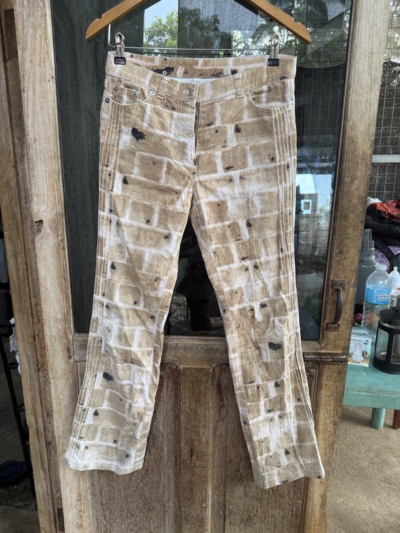Vintage GK ITALYA bootcut jeans (Category: Jeans) located in Manolo Fortich. Submitted by thriftacktoe34 (Listing ID 1438846909, Image 2). Description: Excellent condition Color rate 9/10 Size Dimes W31 x L38 FREE shipping fee.
