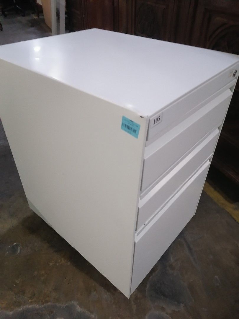 White 3-Drawer Cabinet (Category: Shelves, Cabinets & Racks) located in Muntinlupa City. Submitted by fast_bryantorrentefernand (Listing ID 1438809686, Image 2). Description: - White 3-drawer cabinet - Lockable top drawer - Mobile with wheels - Made of durable metal -WITHOUT KEY - Clean, minimalist design - Suitable for office or home use - Rectangular shape - All drawers are the same size - W40XD50XH63CM -WITHOUT KEY -USED GOOD .