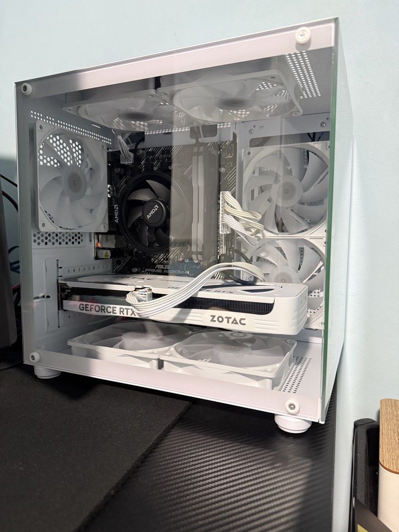 White Gaming PC RTX 5060458708367075584001