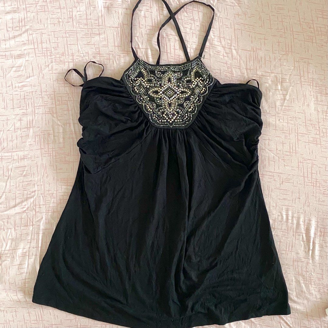 White House Black Market Embellish Sequin top (Category: Sleeveless) located in San Fernando. Submitted by zpoilednamilk (Listing ID 1438717745, Image 3). Description: - White House Black Market black top - Halter neck design - Can fit size S-M - Intact Sequins.