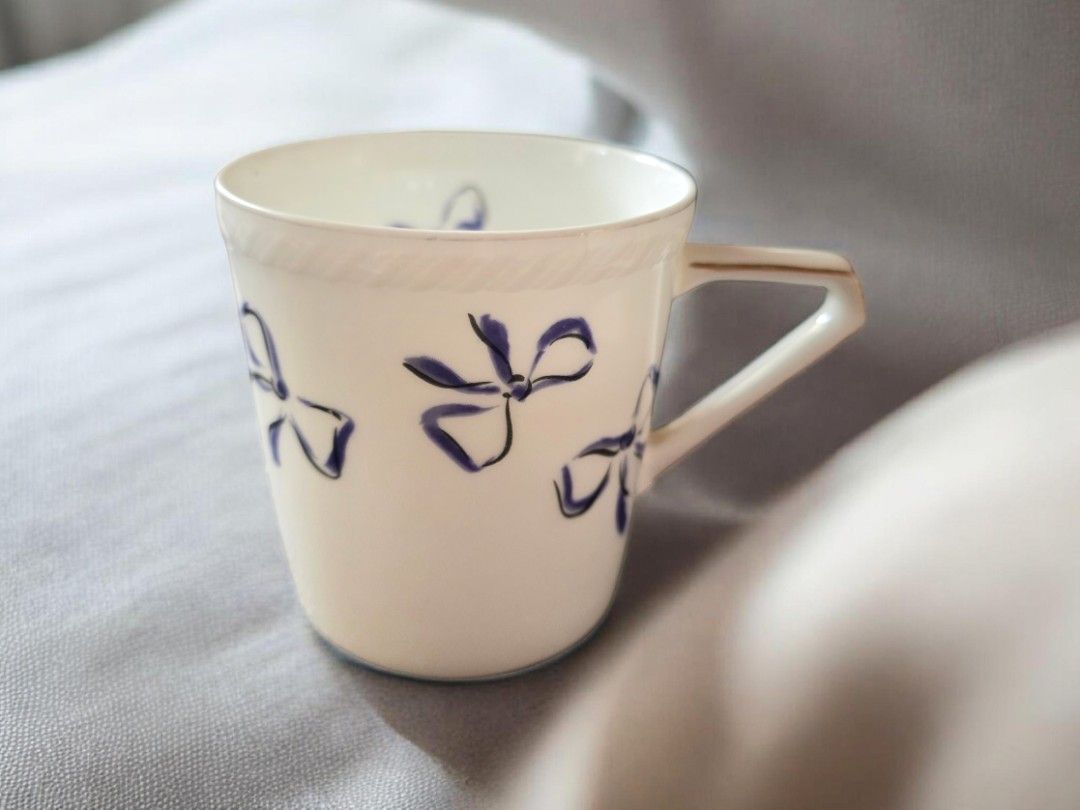 YSL Ribbon Cup (Category: Coffee & Tea Tableware) located in Quezon City. Submitted by buybyestuffmnl (Listing ID 1438768416, Image 1). Description: .