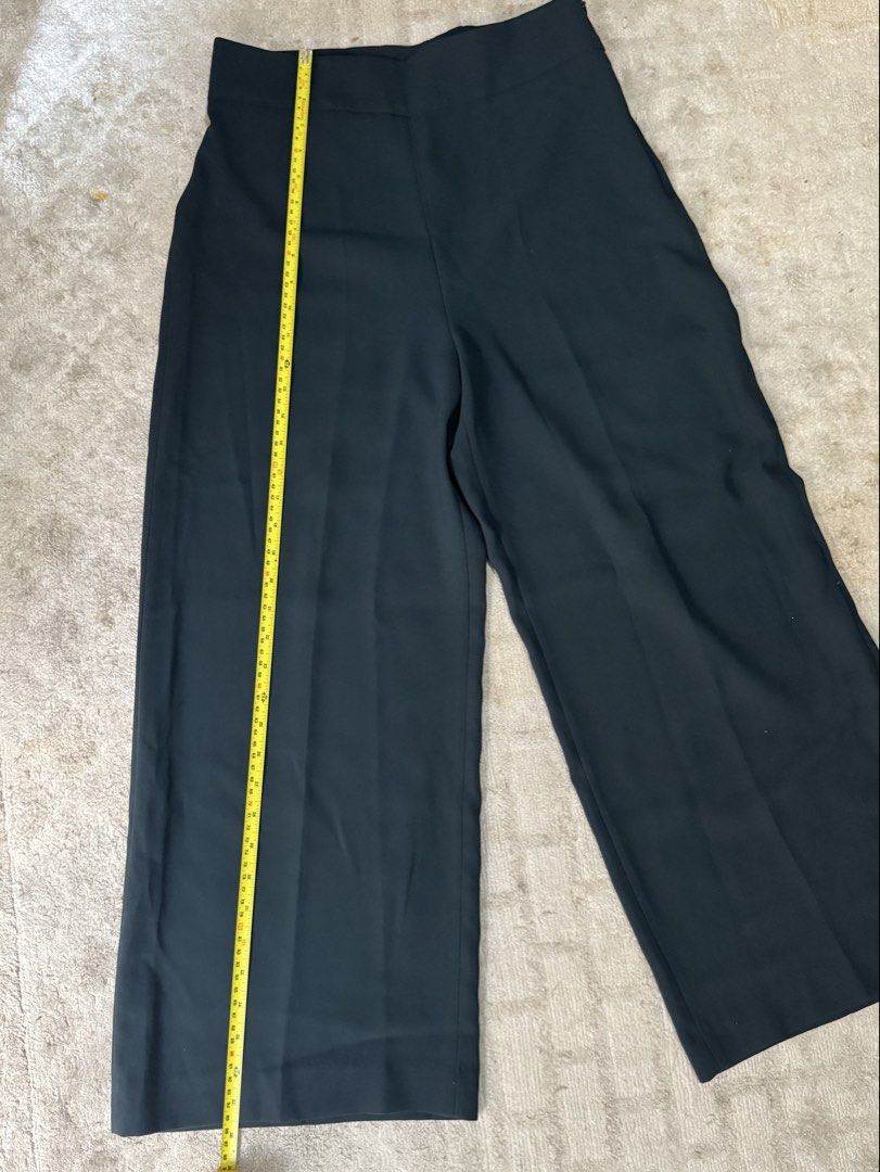 Zara- Dark Green Wide Leg Pants (Category: Other Bottoms) located in Quezon City. Submitted by maxmaximoo (Listing ID 1438732804, Image 2). Description: .