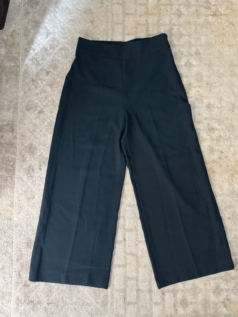 Zara- Dark Green Wide Leg Pants (Category: Other Bottoms) located in Quezon City. Submitted by maxmaximoo (Listing ID 1438732804, Image 1). Description: .
