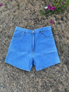 (Category: ) located in . Submitted by kat_declutter (Listing ID 1438831795, Image 1). Description: .