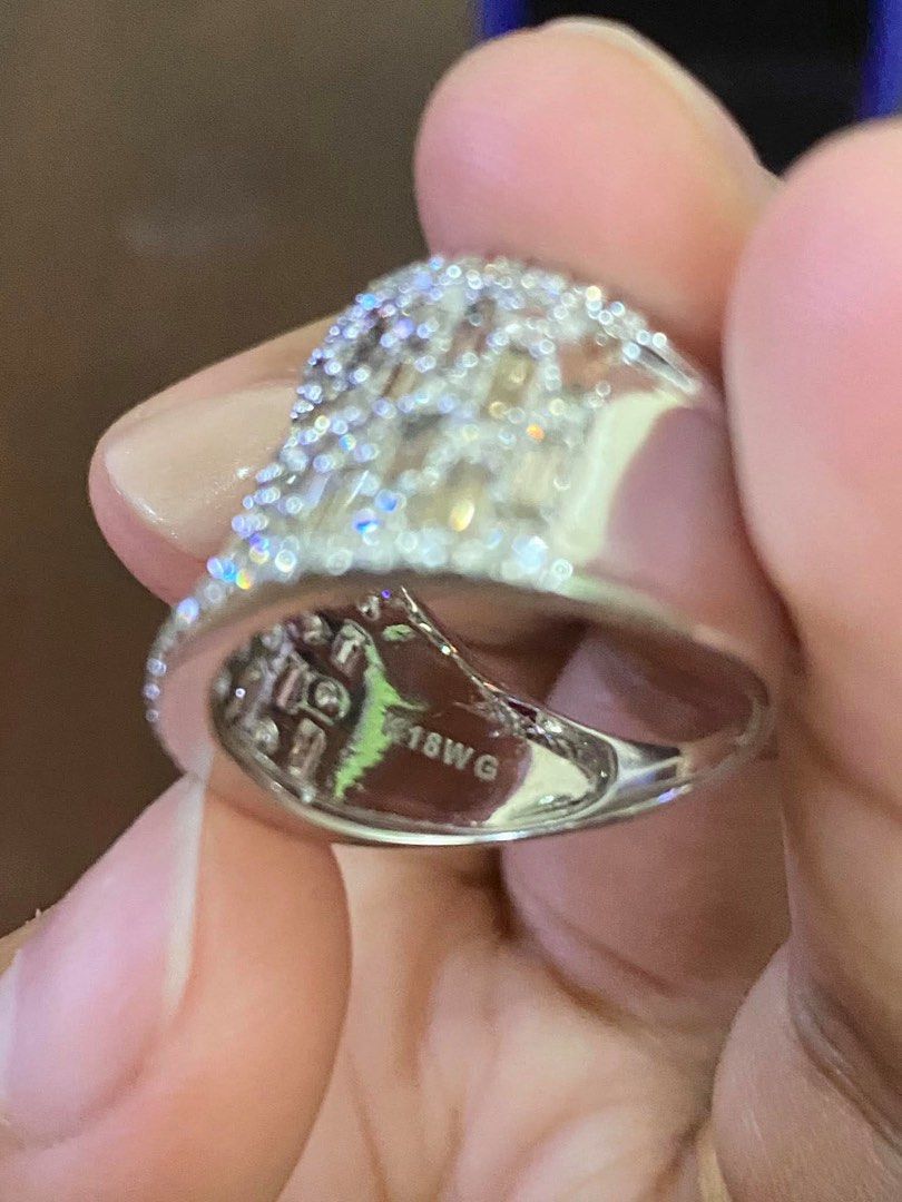18K White Gold Diamond Ring (Category: Rings) located in Manila. Submitted by cathhan (Listing ID 1435556209, Image 2). Description: - 18K white gold ring - Adorned with total 2 carat long baguette and round natural diamonds - Weight: 6.17 grams - Stamped "18WG" -size 7 - Includes a blue ring box.