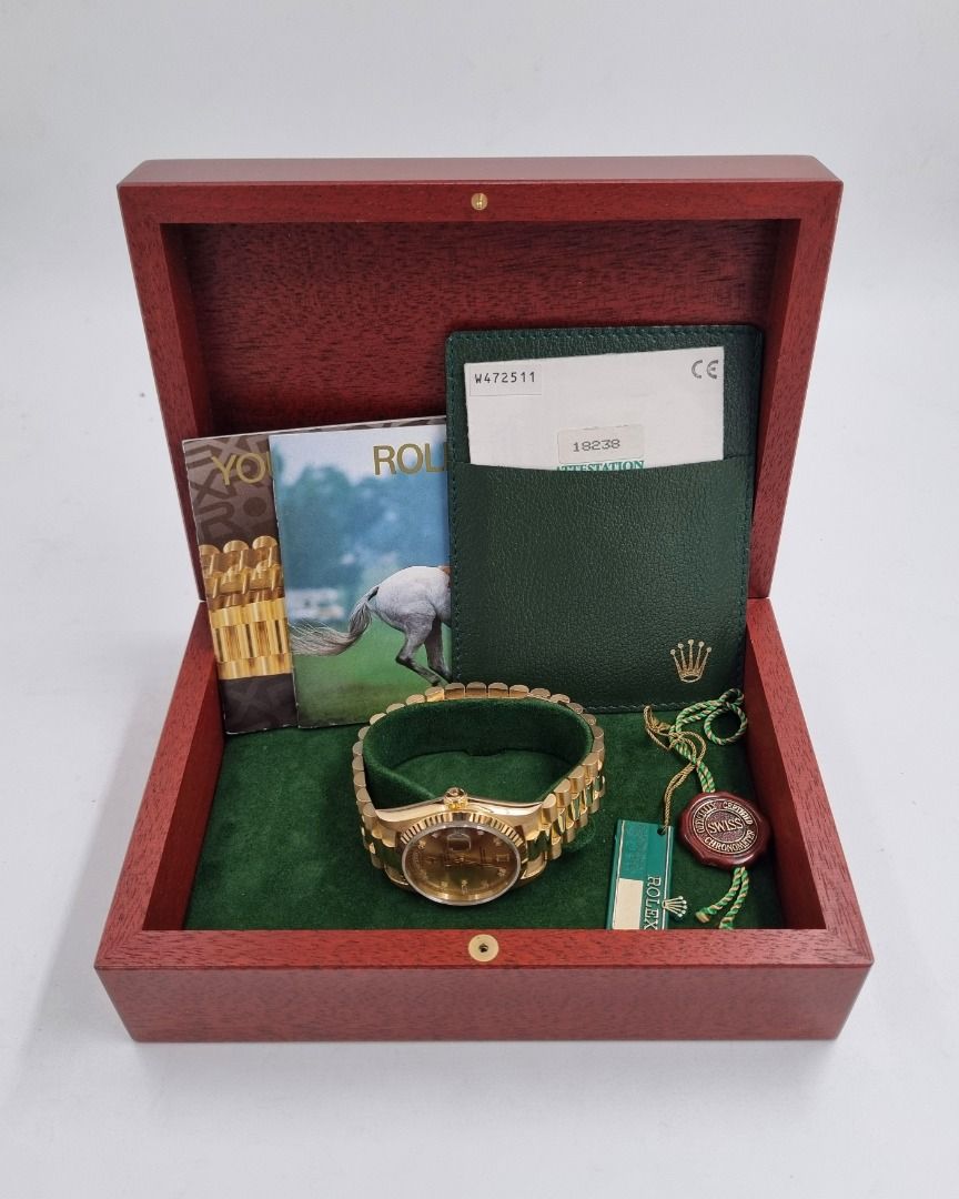 1996 DAY-DATE 36 ALL YELLOW GOLD (Category: Luxury Watches) located in Mandaluyong City. Submitted by tjl05 (Listing ID 1435691359, Image 3). Description: DAY-DATE 36 ALL YELLOW GOLD Yr 1996 Full set Open for authentication.