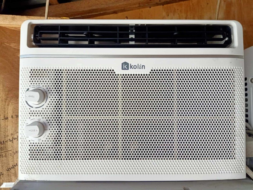 .5 hp CONDO PULL OUT AIRCON (Category: Air Conditioning and Heating) located in Manila. Submitted by irisdahlia_28 (Listing ID 1435636277, Image 2). Description: .5 at .6 hp inverter grade GOOD condition Ready to use Malinis at makinis Play and plug Maputi COD.