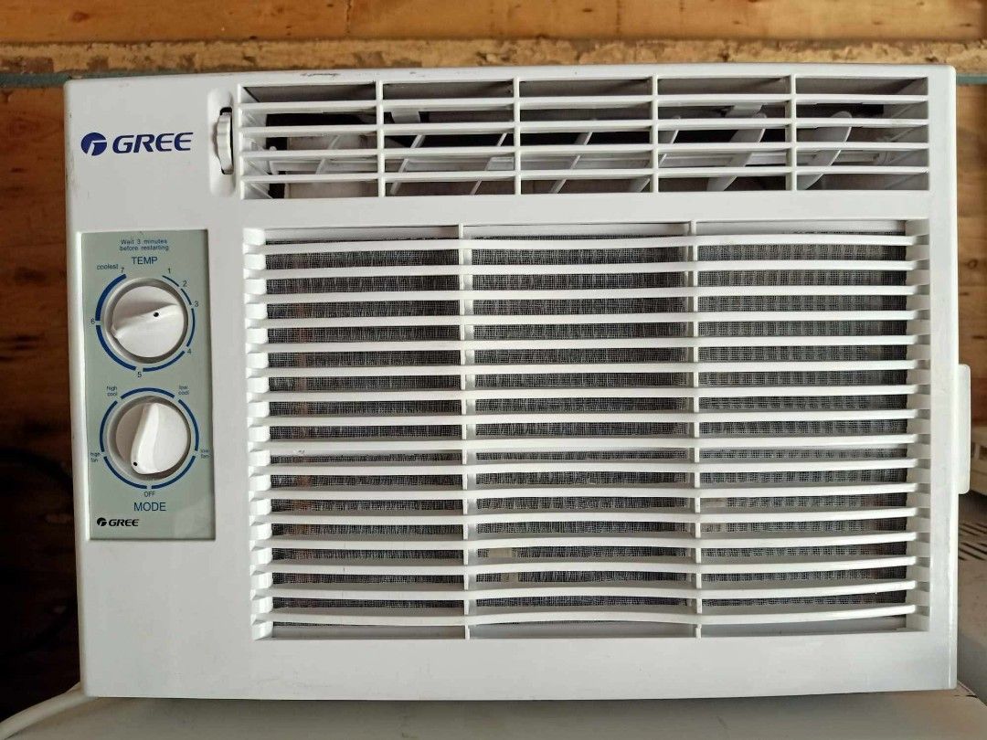 .5 hp CONDO PULL OUT AIRCON (Category: Air Conditioning and Heating) located in Manila. Submitted by irisdahlia_28 (Listing ID 1435636277, Image 3). Description: .5 at .6 hp inverter grade GOOD condition Ready to use Malinis at makinis Play and plug Maputi COD.