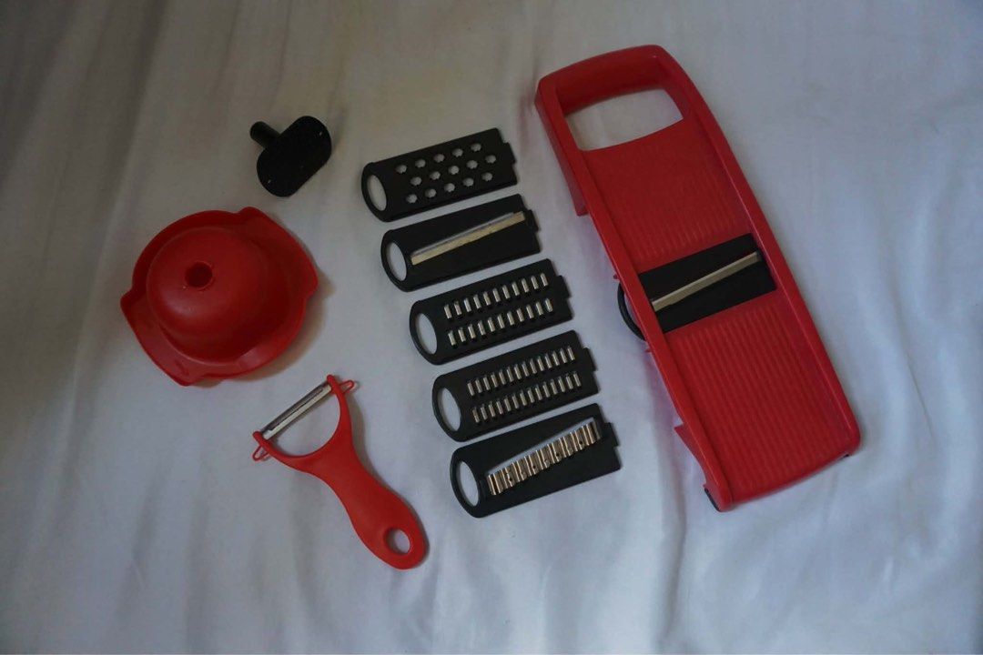 6in1 Shredder/grater with other FREE kitchen tools (Category: Other Kitchenware & Tableware) located in Antipolo. Submitted by ttrends (Listing ID 1435635968, Image 2). Description: .