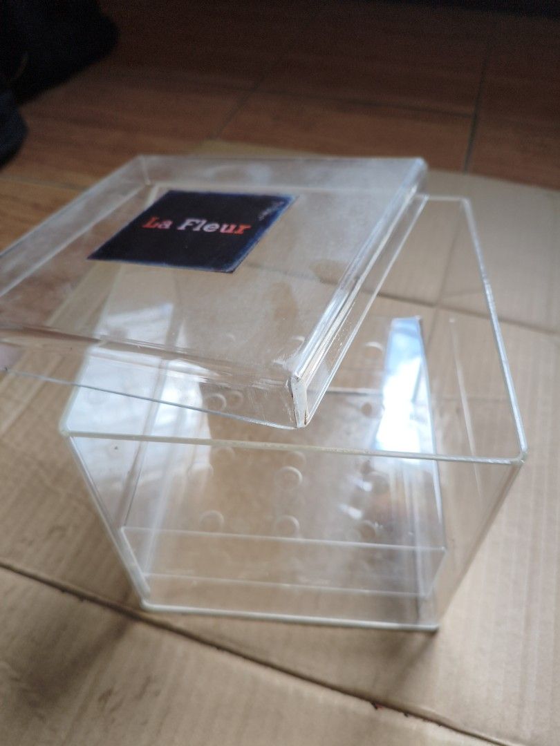 Acrylic Flower Box 9 holes (Category: Storage Boxes & Baskets) located in Pasig City. Submitted by coolphoenix-29ac (Listing ID 1435538020, Image 2). Description: Acrylic flower box 9 holes.
