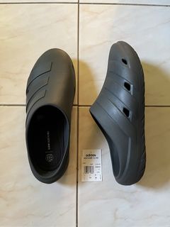 (Category: ) located in . Submitted by clothing_shoes24 (Listing ID 1435635213, Image 1). Description: .