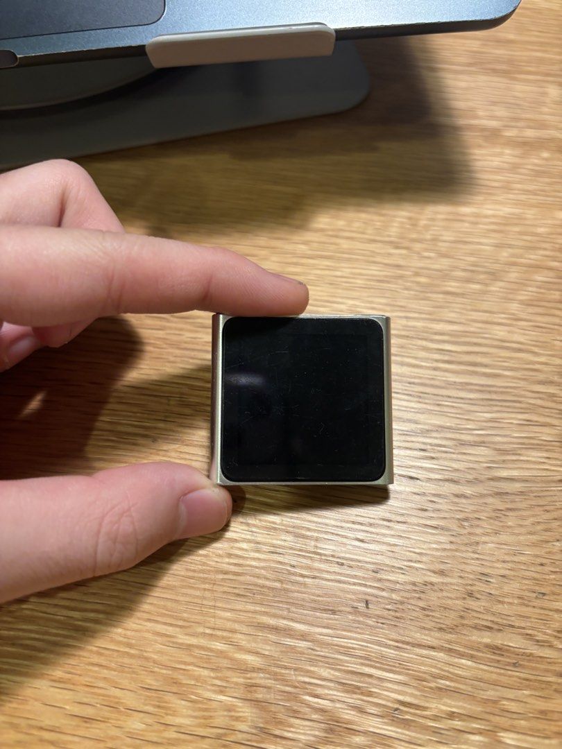 Apple iPod Nano - Silver 8gb