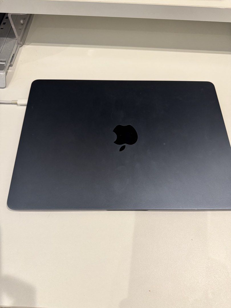 Apple MacBook Air 13-inch M3 (2024)