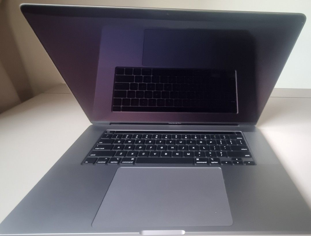 Apple MacBook Pro 16' (2019)