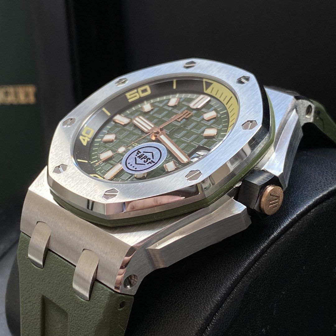 ro.yal Oak Offshore Green (Category: Men's Watches) located in Manila. Submitted by clean_dial (Listing ID 1435585062, Image 3). Description: ✨ Key Features: ✔️ Iconic Royal Oak Offshore Design ✔️ Durable Rubber Strap (Comfortable & Sporty) ✔️ Automatic Movement ✔️ Sapphire Crystal (Scratch Resistant) ✔️ Solid Case – Premium Weight & Feel ✔️ Detailed Dial Finish 📦 Inclusions: Watch + Box (Fullset if available) 🚚 Shipping & Payment: ✔️ COD / COP