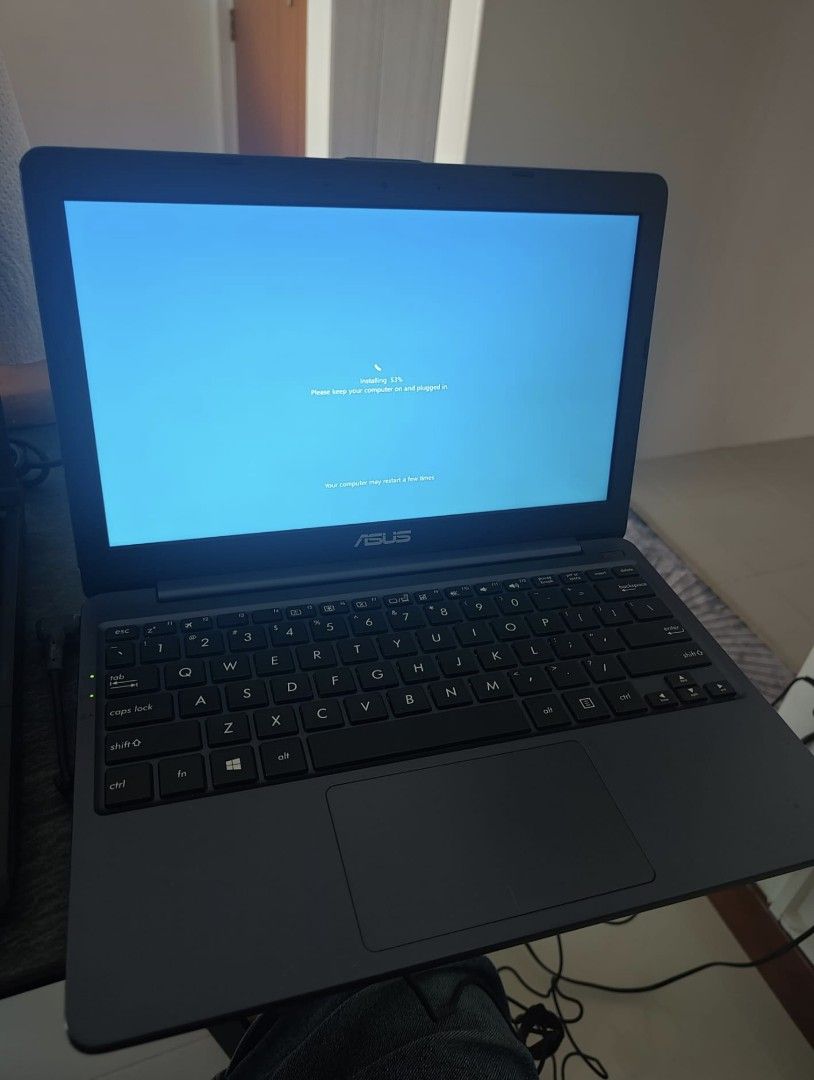 ASUS E203M Intel Celeron Laptop - Used443216904491509760