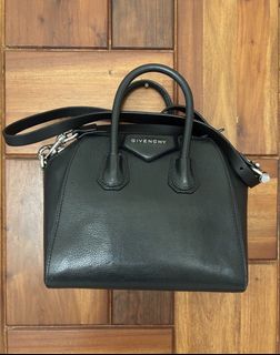 (Category: ) located in . Submitted by jc_closet (Listing ID 1435679377, Image 1). Description: .