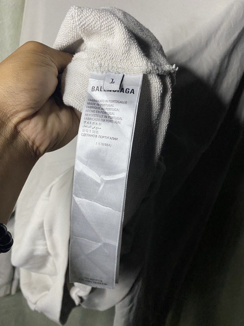 Balenciaga (Category: Coats, Jackets and Outerwear) located in Mawab. Submitted by carou28362 (Listing ID 1435644403, Image 3). Description: Need wash only Boxy fit.