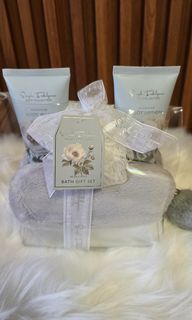 (Category: ) located in . Submitted by shopwithlizzie26 (Listing ID 1435612290, Image 1). Description: .