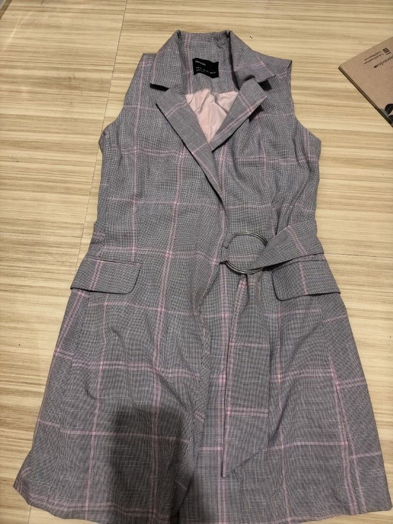 Bershka Wrap around dress (Category: Dresses) located in Muntinlupa City. Submitted by jajamd (Listing ID 1435685345, Image 1). Description: Please read: Must availa a least 3 items. Super cute wrap around dress can be worn on top of a shirt. Please feel free to check more items..