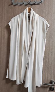(Category: ) located in . Submitted by fashionistatrove (Listing ID 1435581204, Image 1). Description: .