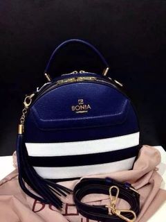 (Category: ) located in . Submitted by gjstore (Listing ID 1435593851, Image 1). Description: .
