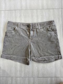 (Category: ) located in . Submitted by petite.closets (Listing ID 1435527442, Image 1). Description: .