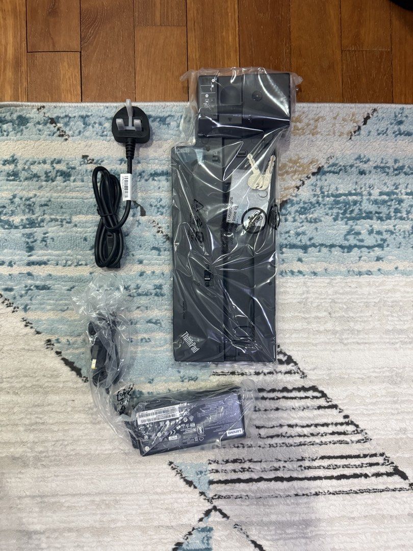 Brand new - Lenovo ThinkPad Ultra Docking Station