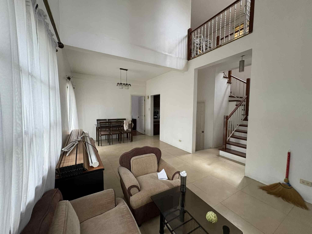 (Category: ) located in . Submitted by Kuaima_Realty (Listing ID 1435664358, Image 1). Description: .