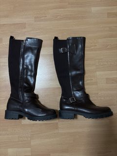 (Category: ) located in . Submitted by mimikingpreloved (Listing ID 1435666799, Image 1). Description: .