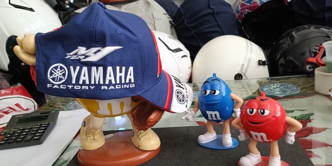 Caps (Category: Everything Else) located in Singapore. Submitted by allhavebro (Listing ID 1435540839, Image 3). Description: YAMAHA FACTORY RACING TEAM 6 PANEL COLABERATION WITH RIDER 25.MAVERICK..BRAND NEW ITEM MINUS ORIGINAL PACKING...