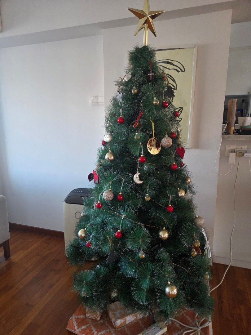 Christmas Tree 1.8m