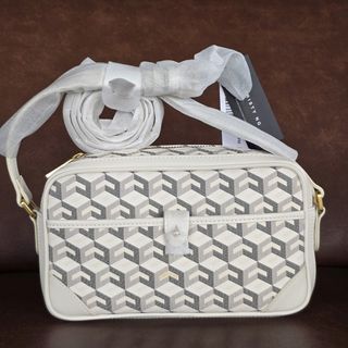 (Category: ) located in . Submitted by basicapparel (Listing ID 1435572263, Image 1). Description: .