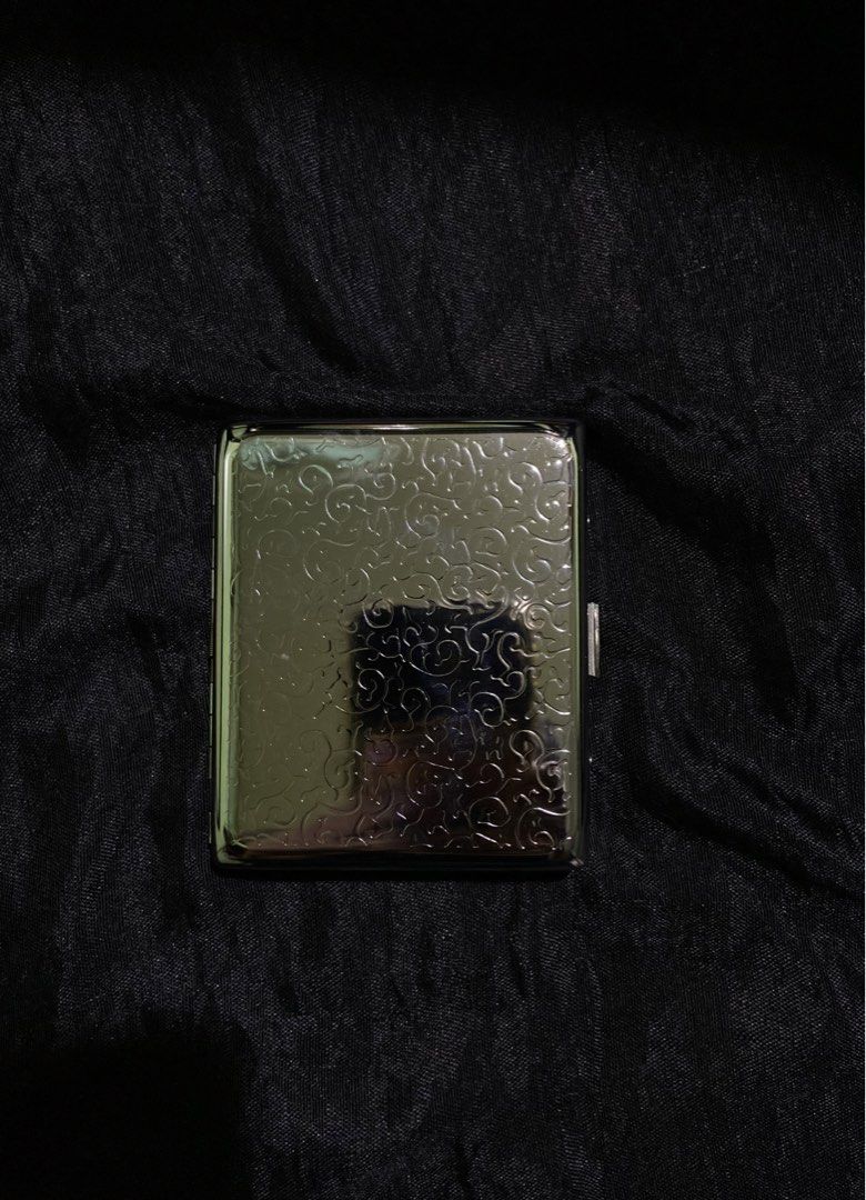 Cigarette holder/wallet (Category: Wallets & Card holders) located in Makati City. Submitted by ullox (Listing ID 1435658758, Image 2). Description: - Decorative metal cigarette case - Secure clasp closure - Convenient for carrying small essentials -Can be used as wallet -Can fit marlboro but cant fit esse and chesterfield .