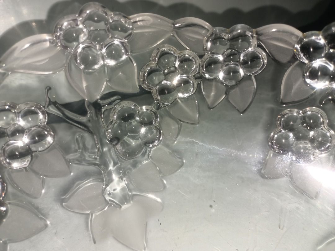 Crystal Bowl Embosed Flower (Category: Dinnerware & Cutlery) located in Munoz. Submitted by larryc1212 (Listing ID 1435659493, Image 2). Description: Crystal Bowl Embosed Flower Item may include some scratches due to age, as is were is basis Item can be pick up in our Japan surplus shop located in Munoz Nueva Ecija Shipping available at buyer expense Bank Transfer payment. Payment first policy..