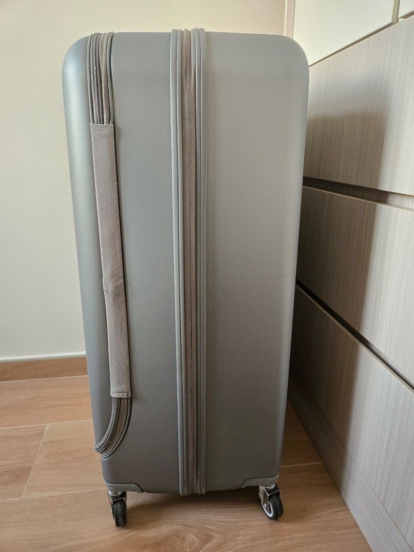 Delsey 28‘’ Grenelle SE Expandable Front Opening Suitcase ...