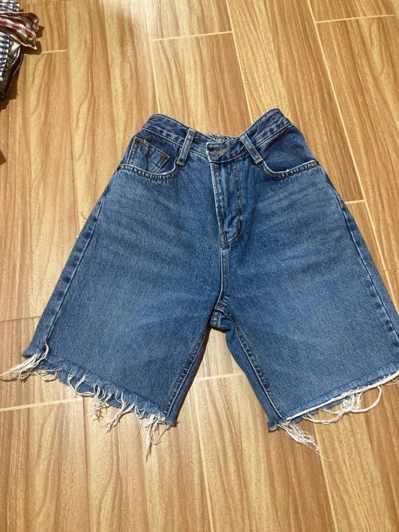 Denim Shorts (Category: Shorts) located in Davao. Submitted by ynspired (Listing ID 1435610770, Image 1). Description: .