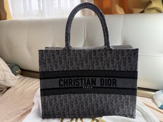 （分類：）位於 。 由 chanelslv 提交（商品編號 1435571370，圖片 1）。簡介： 。
