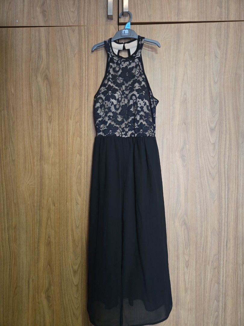 Emerald Sundae Black Lace Dress - Size S (Category: Dresses) located in Pasig City. Submitted by izzy0202 (Listing ID 1435609727, Image 1). Description: - Emerald Sundae black dress - Size: Small - Features a lace bodice and flowing skirt - Halter neckline - Ideal for special occasions and evening events - Made in China.