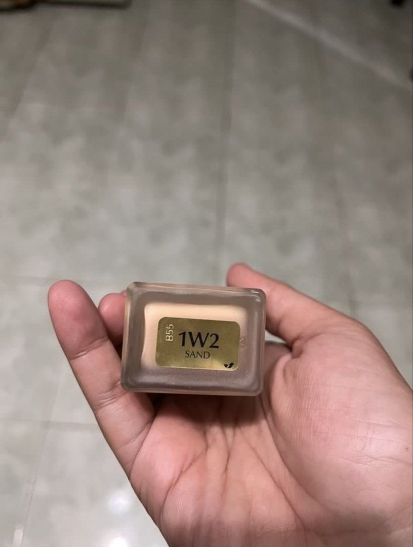 Estee Lauder Double Wear Foundation 1W2 Sand (Category: Makeup) located in Santa Cruz, Marinduque. Submitted by hanney257 (Listing ID 1435550613, Image 3). Description: Estee Lauder Double Wear Stay-in-Place Foundation Shade: 1W2 Sand - 60-70% - Used during special occasions/events only. -RFS: i was gifted a new one that matches my shade better.