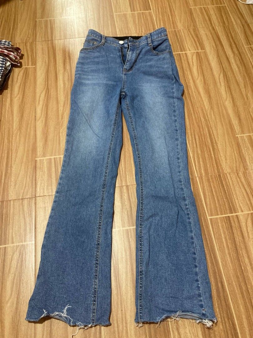 Flare Pants (Category: Jeans) located in Davao. Submitted by ynspired (Listing ID 1435611339, Image 1). Description: .