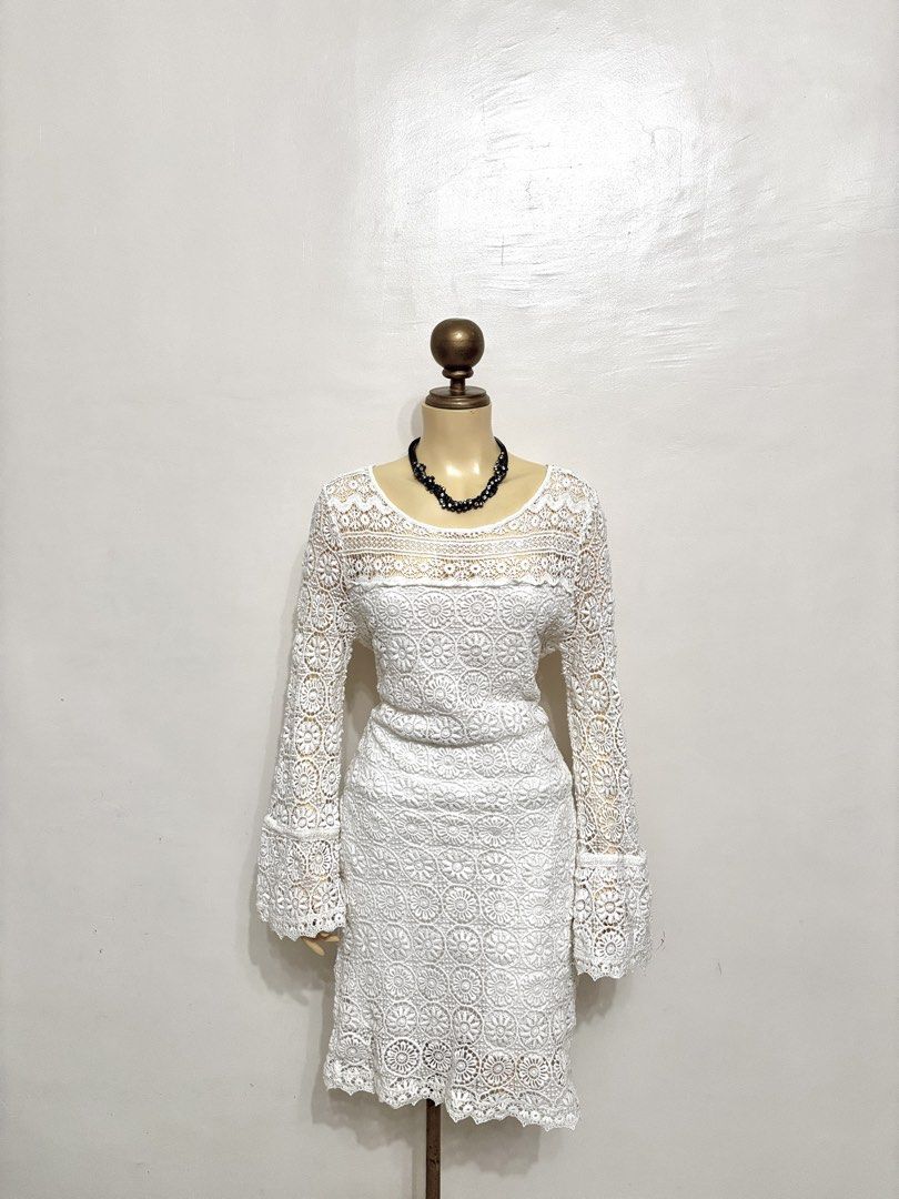 Forever New White Crochet Dress (Category: Dresses) located in Rizal. Submitted by allyowww (Listing ID 1435602230, Image 1). Description: - Forever New white crochet dress - Size: 12 - Best Fit: Medium - Features: - Round neckline - Long sleeves with flared cuffs - Floral crochet pattern - Scalloped hemline - Perfect for special occasions.