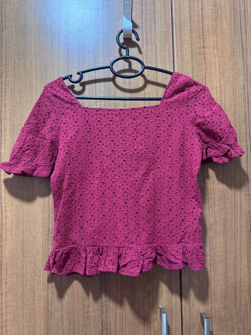 Forme Red Blouse (Category: Blouses) located in Cebu City. Submitted by dmscemd (Listing ID 1435627883, Image 2). Description: Used once, in very good condition Kinda cropped Really nice and good quality.